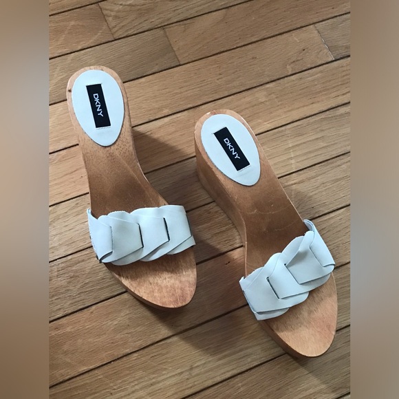 NWOT DKNY Ivory Leather Upper Wooden Platform Sandal Size 8.5 - Picture 12 of 15
